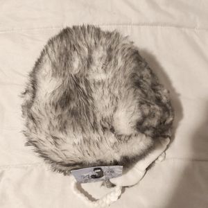 4/$25 NWT Trapper winter hat ,grey & white